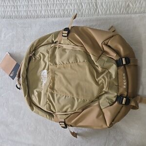 New With Tags! The North Face Women's  Recon Backpack